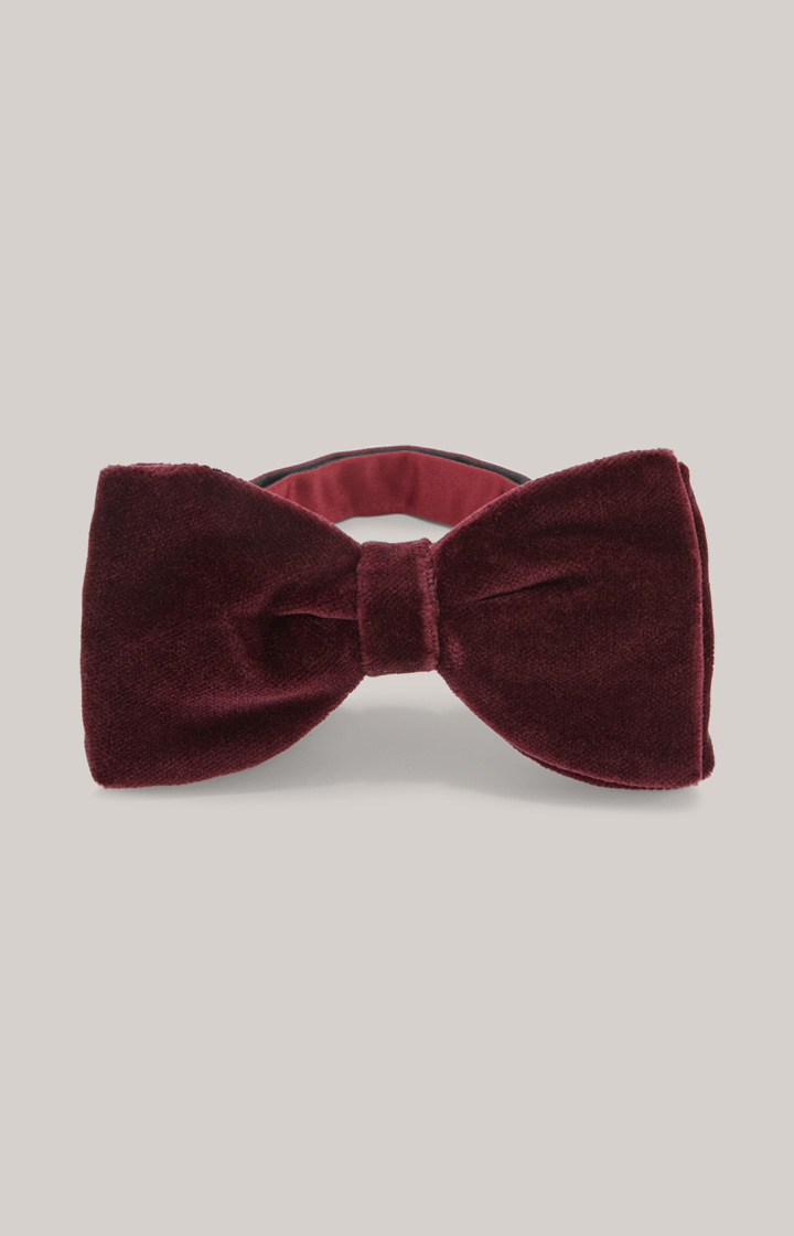 Velvet bow tie in dark red