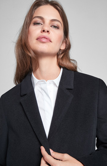 Oversize Mantel Cerry in Schwarz