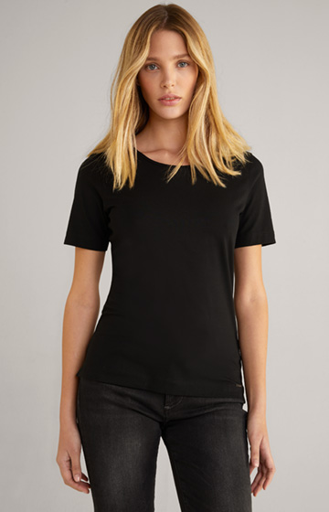 Tess Basic T-Shirt in Black